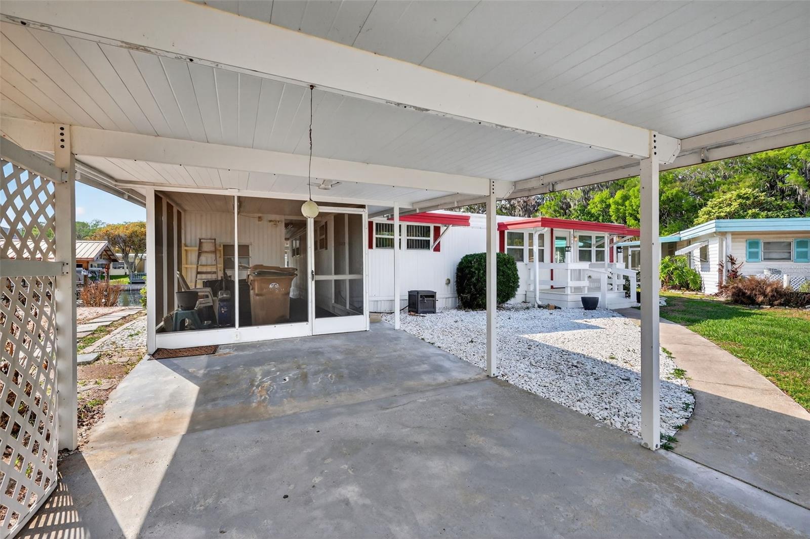 31701 KELLY CIR, TAVARES, FL, 32778