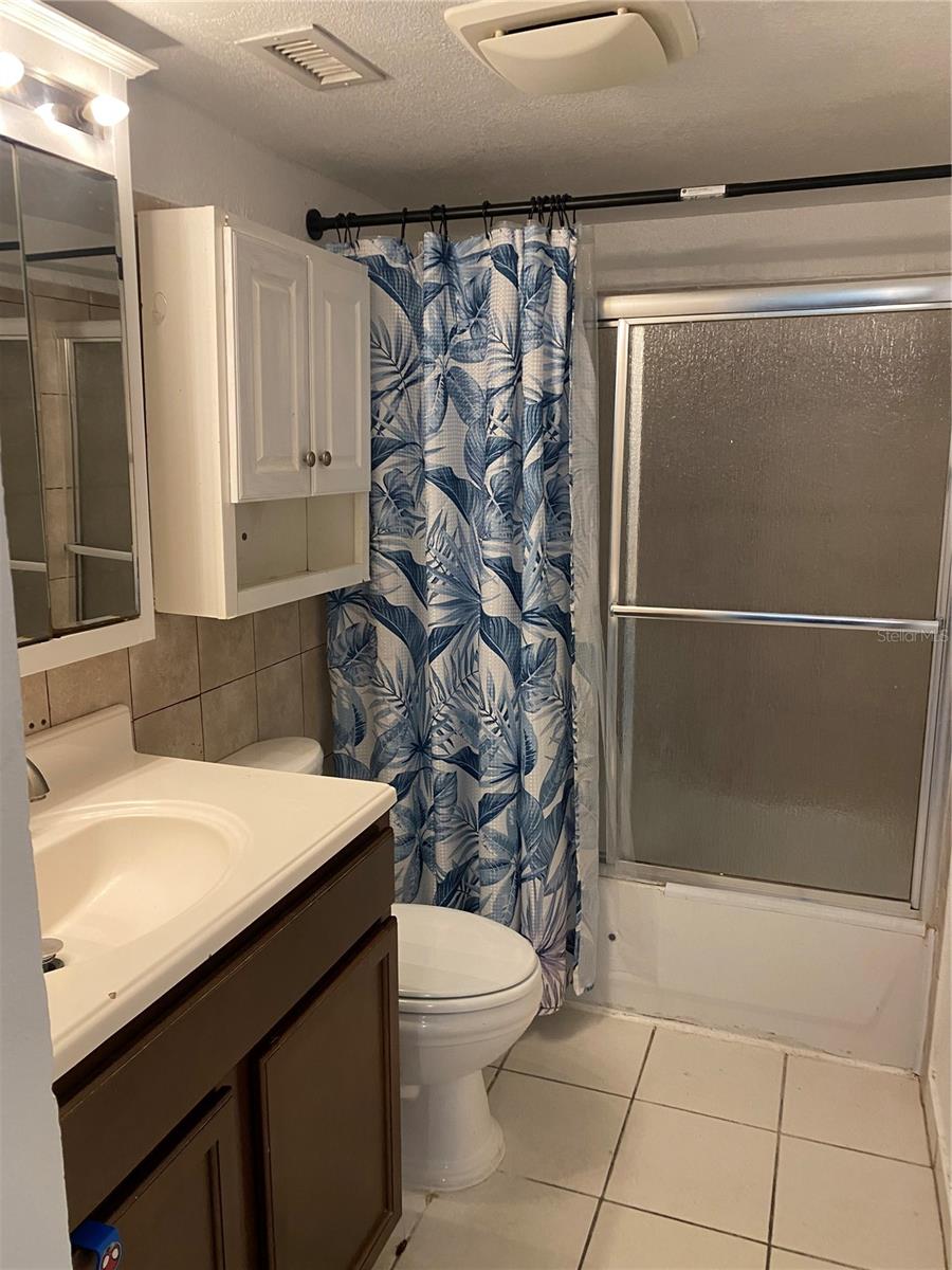 915 W OAK RIDGE RD #B, ORLANDO, FL, 32809