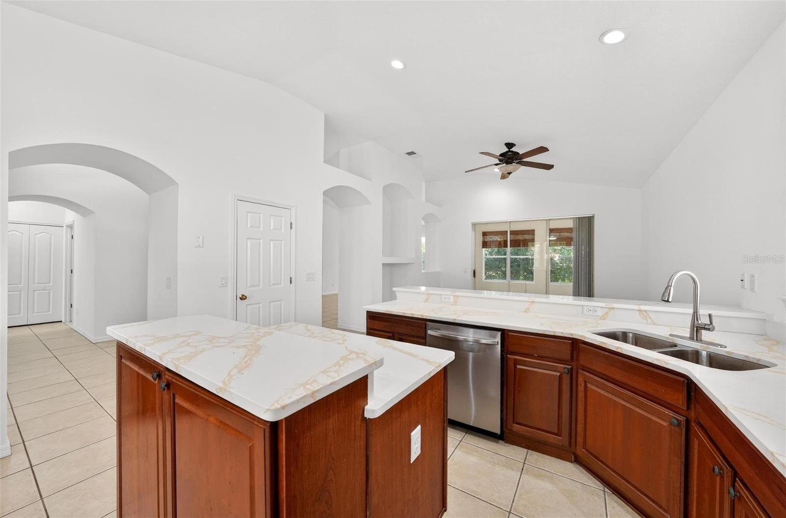 7006 PINE HOLLOW DR, MOUNT DORA, FL, 32757
