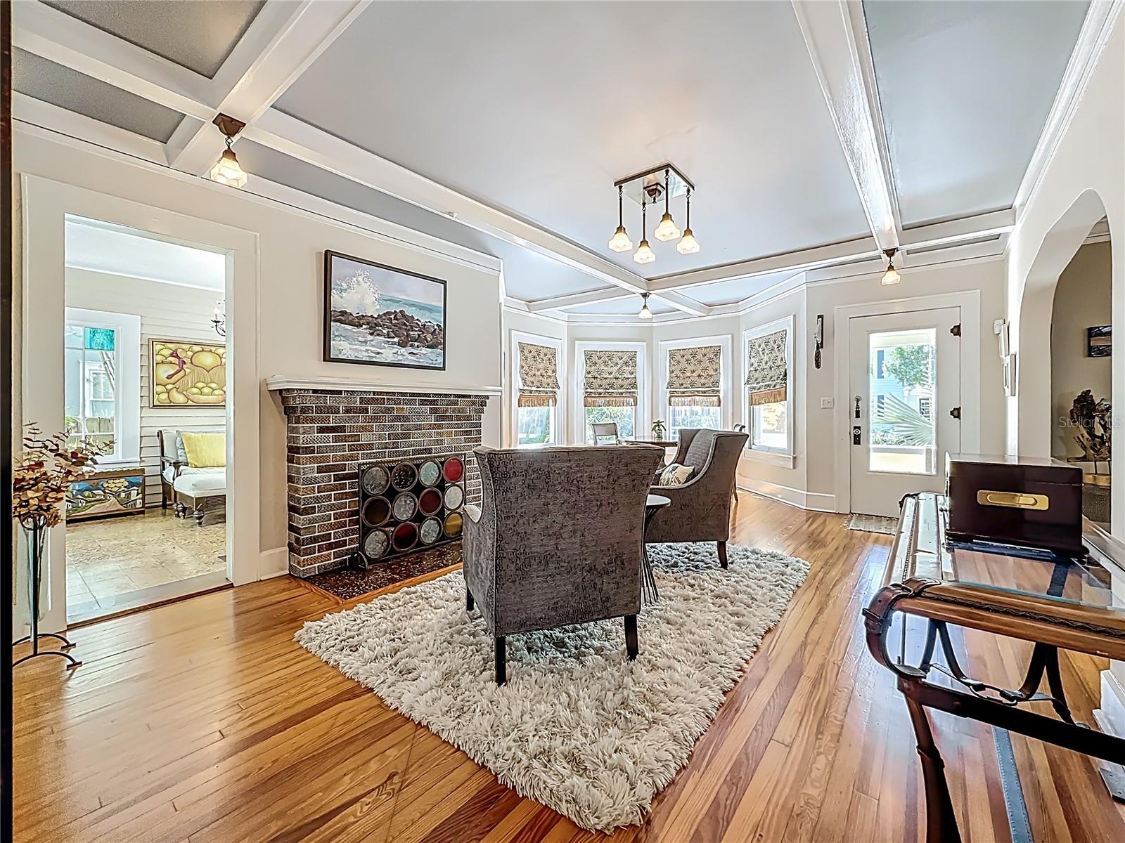 315 8TH AVE NE, ST PETERSBURG, FL, 33701