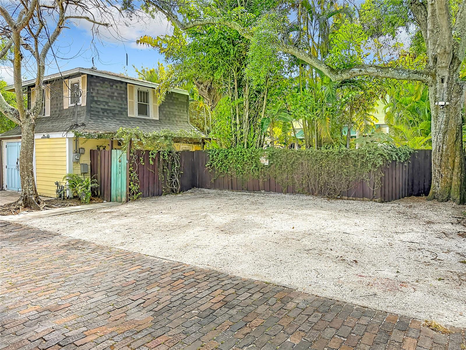 315 8TH AVE NE, ST PETERSBURG, FL, 33701