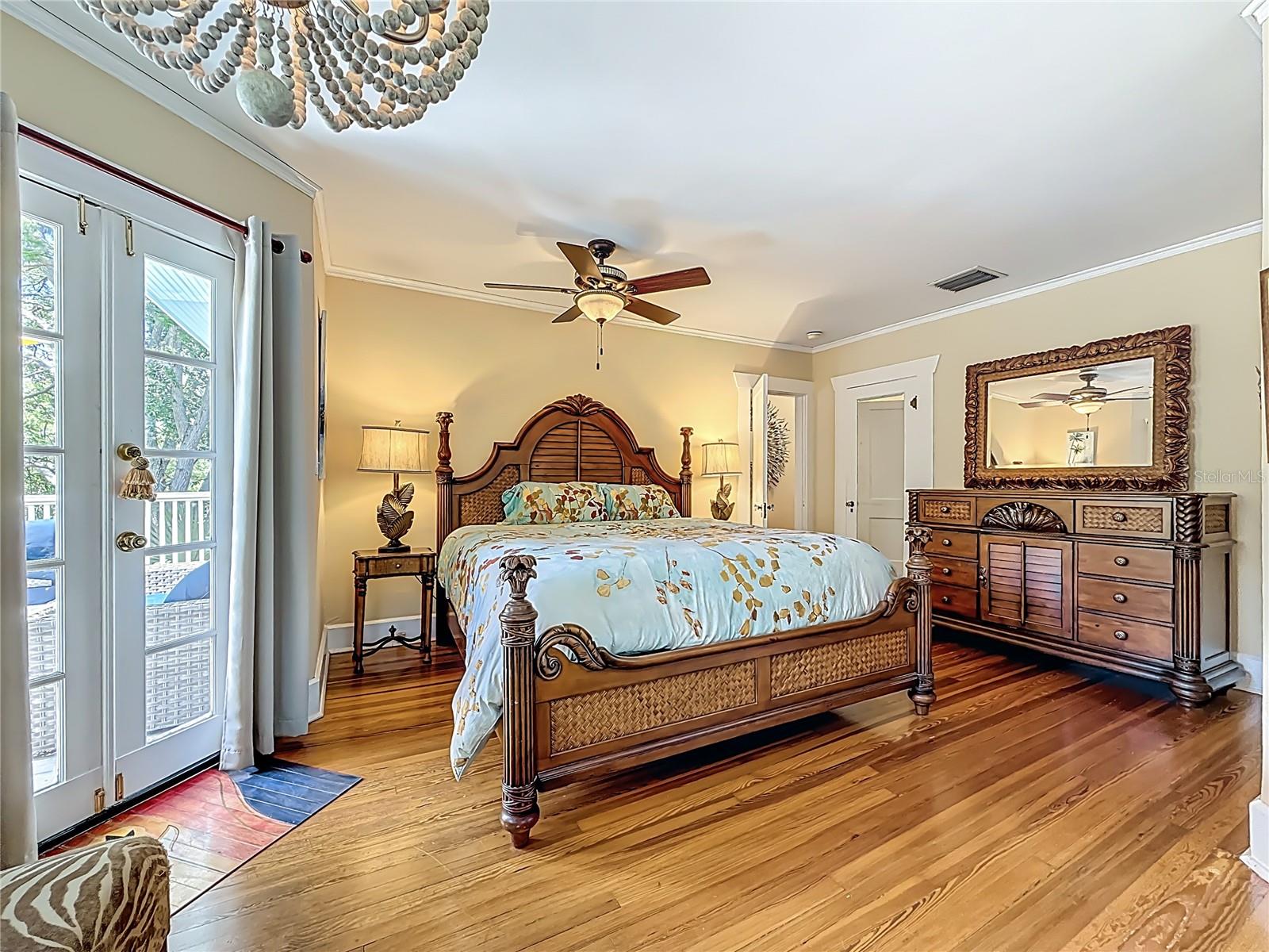 315 8TH AVE NE, ST PETERSBURG, FL, 33701