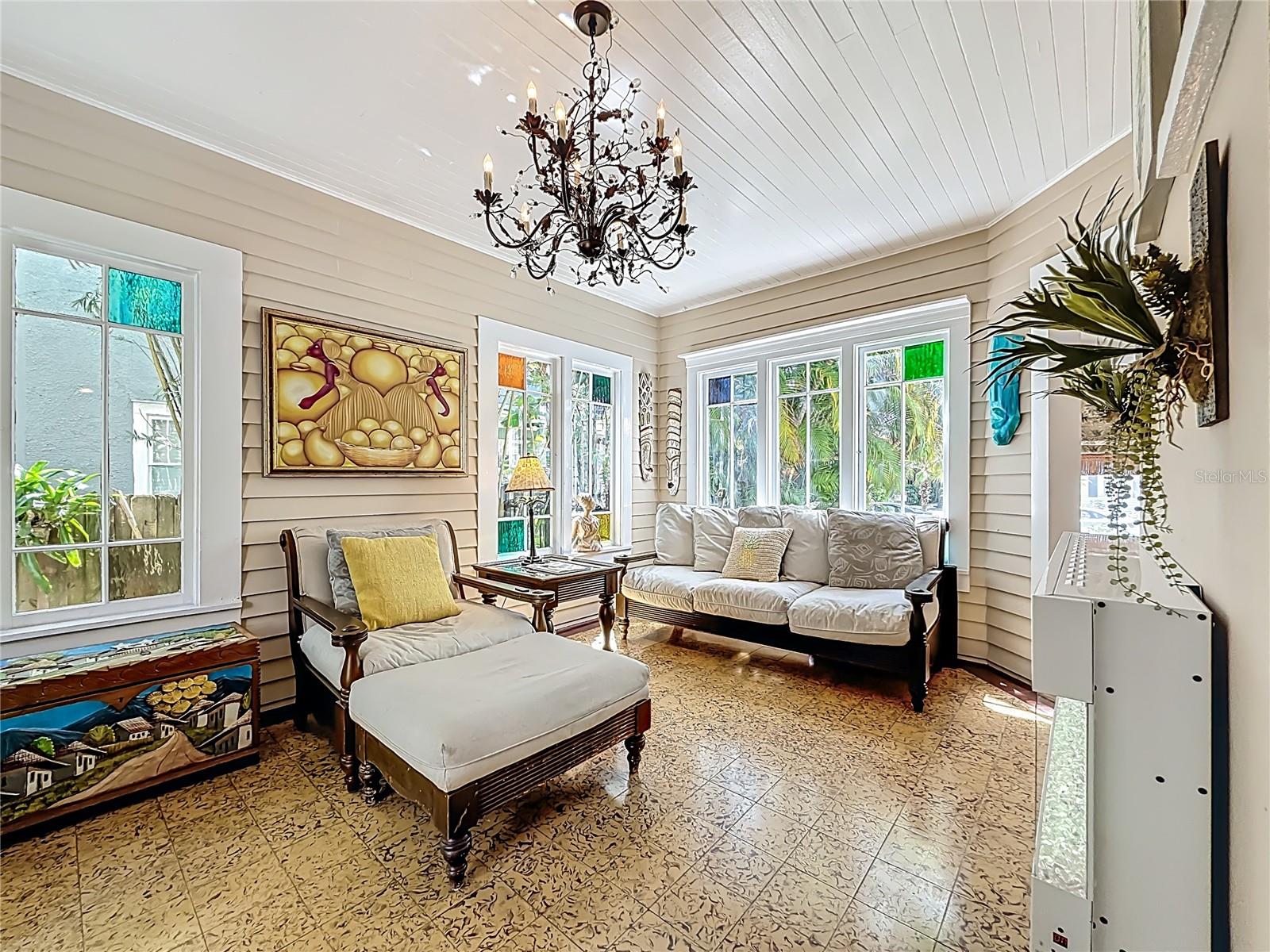 315 8TH AVE NE, ST PETERSBURG, FL, 33701