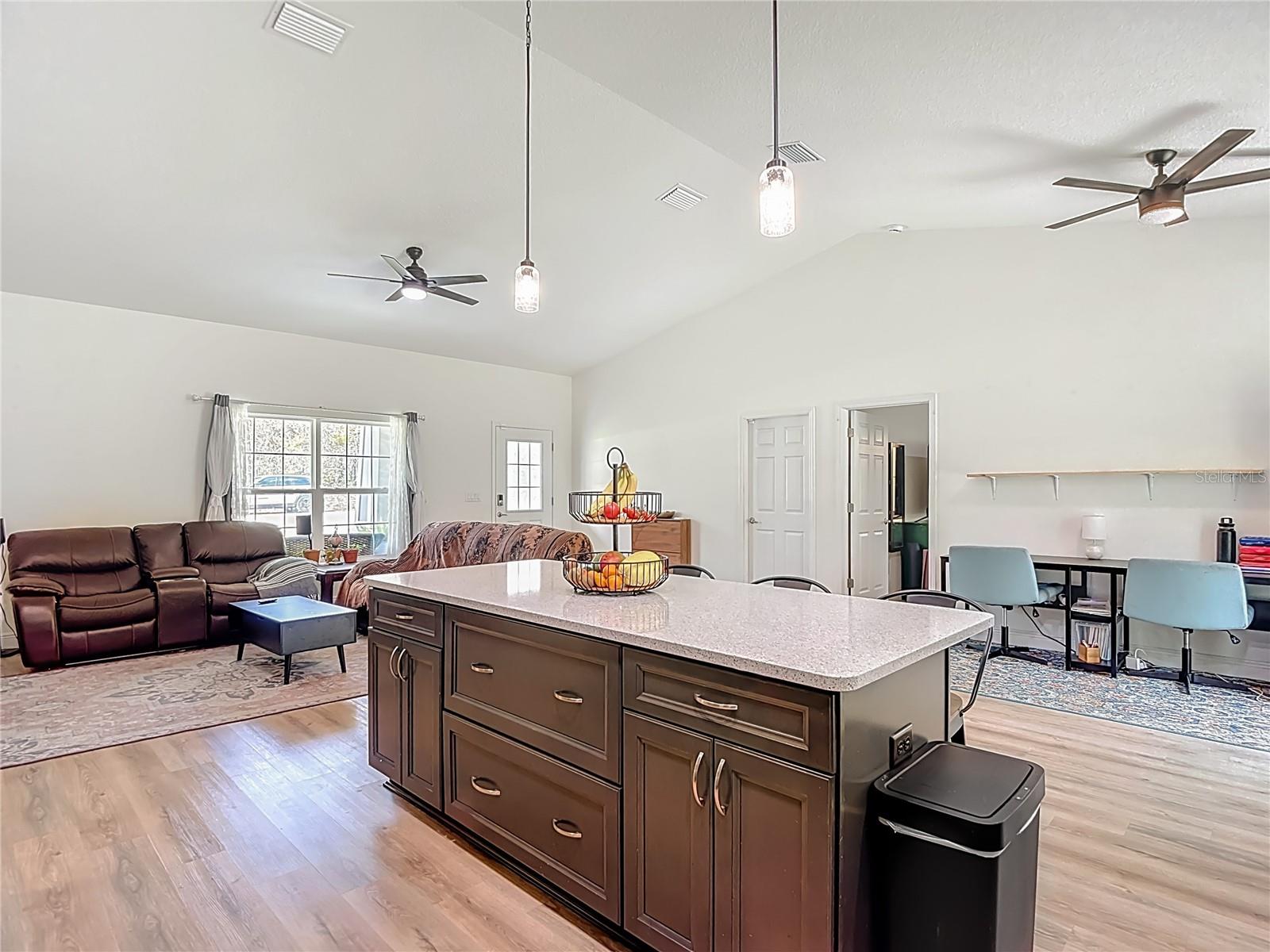 15062 MOUNT IVY RD, WEEKI WACHEE, FL, 34614