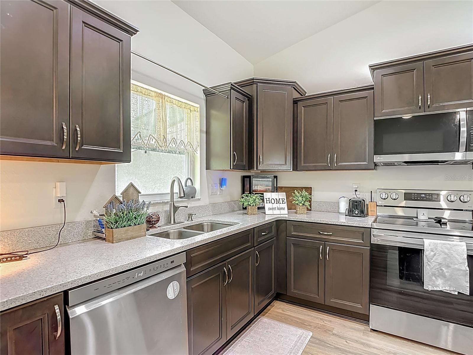 15062 MOUNT IVY RD, WEEKI WACHEE, FL, 34614