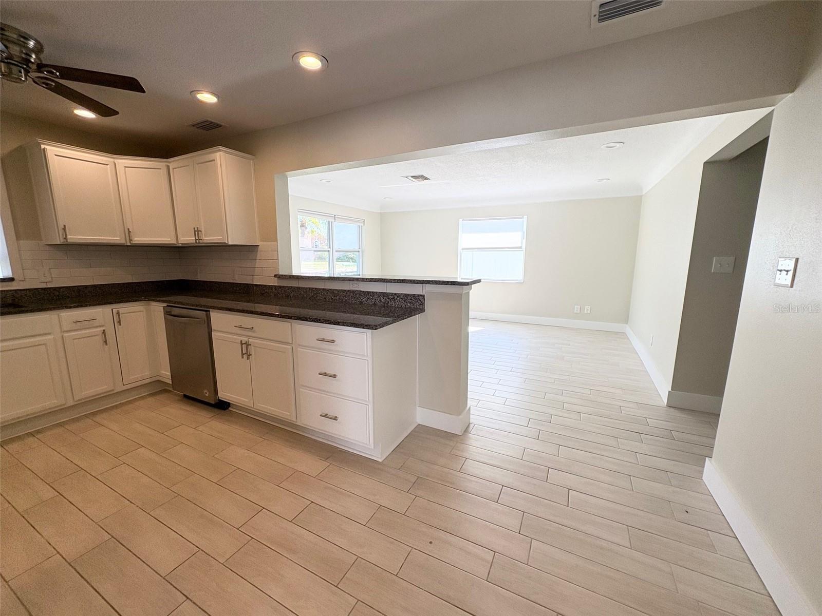 736 86TH AVE N, ST PETERSBURG, FL, 33702
