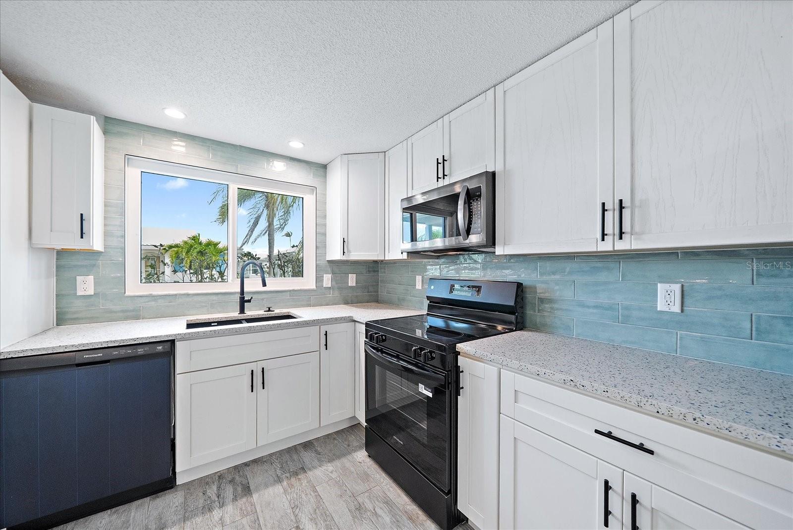 730 SPANISH DR S #99, LONGBOAT KEY, FL, 34228