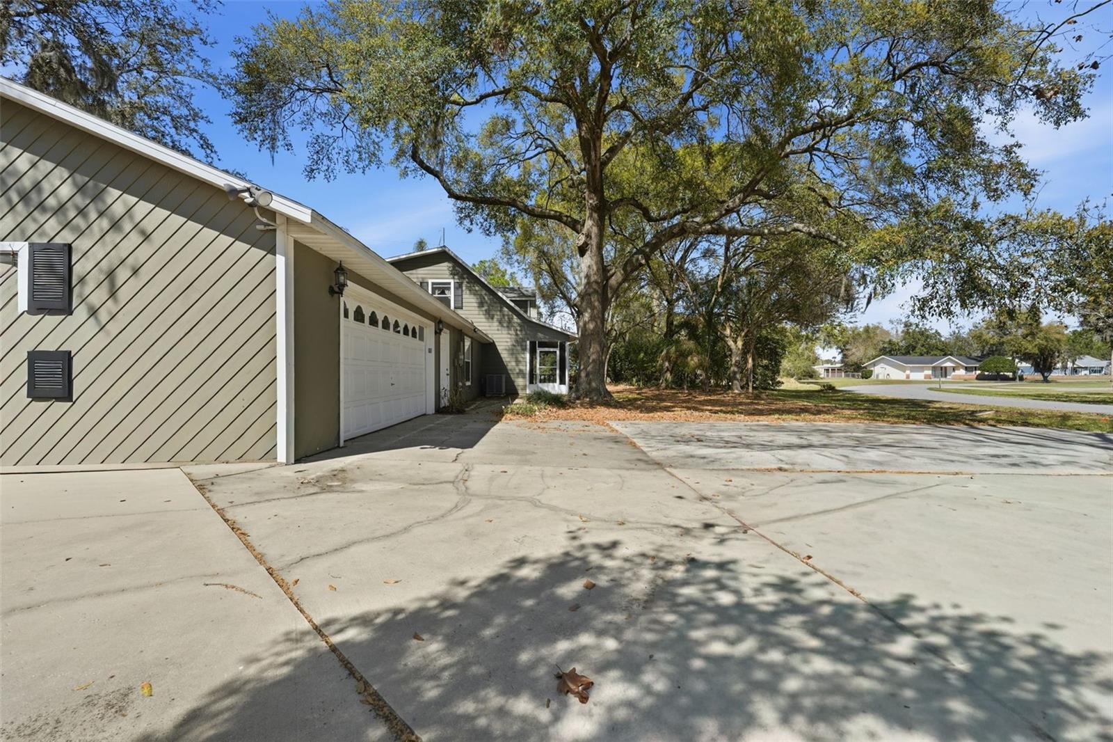 12311 N PUTNEY CT, LEESBURG, FL, 34788