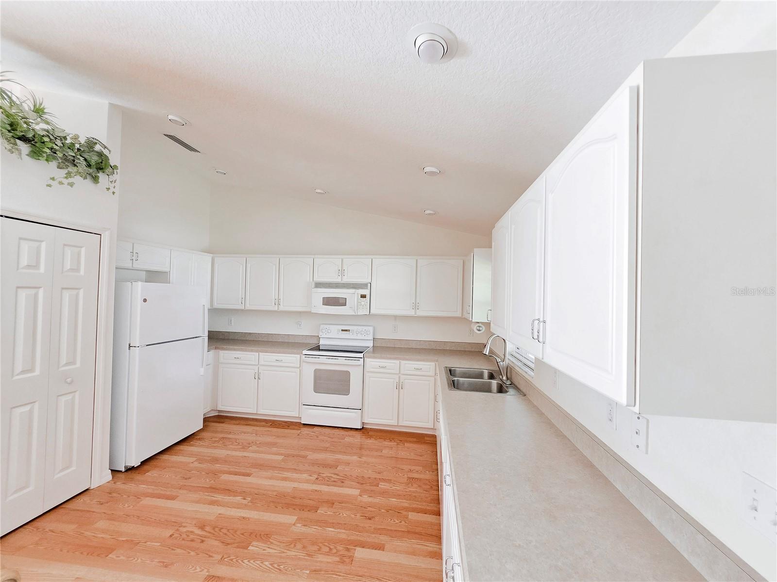 1277 GRANADA AVE, DAYTONA BEACH, FL, 32117