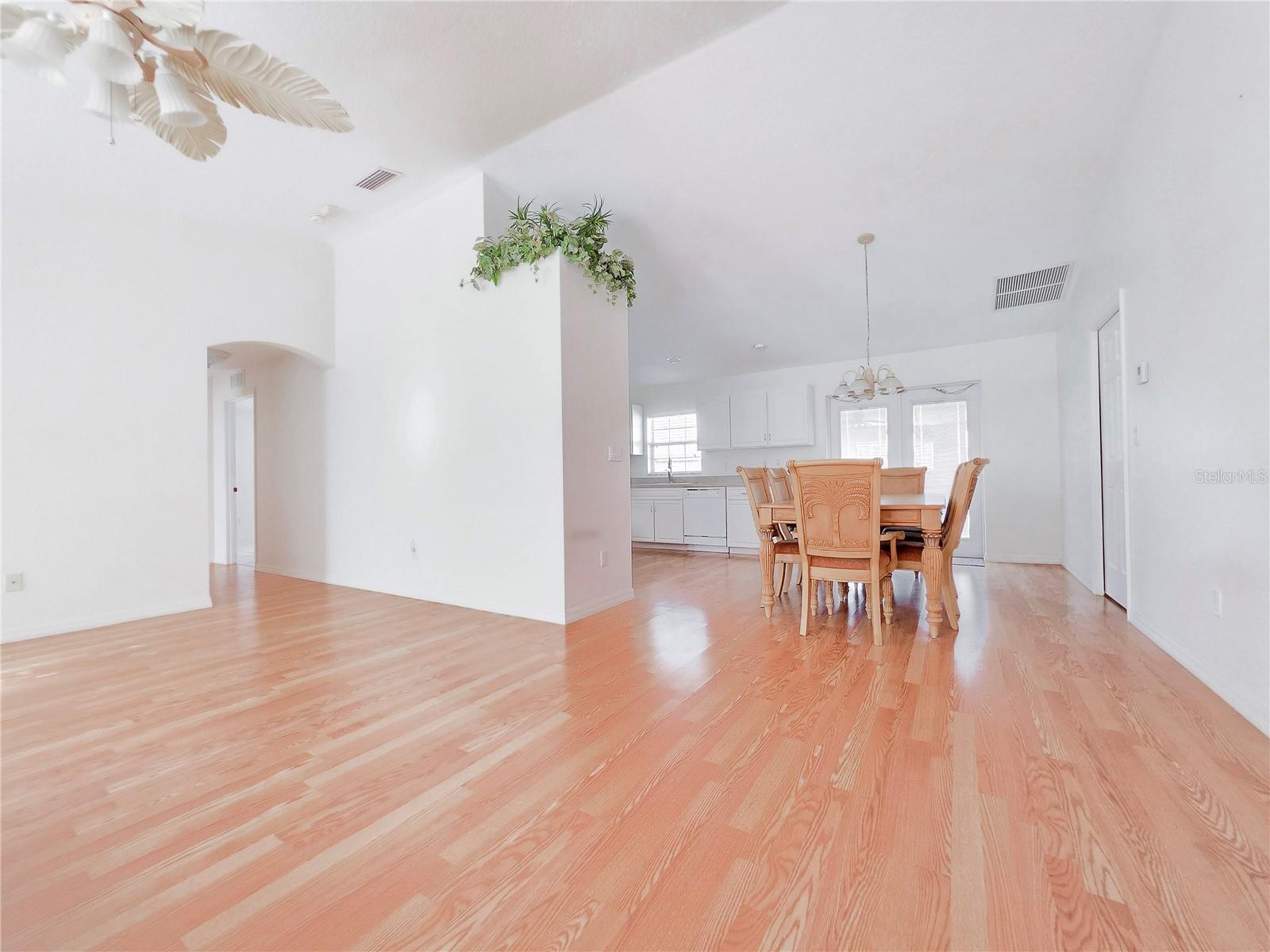 1277 GRANADA AVE, DAYTONA BEACH, FL, 32117