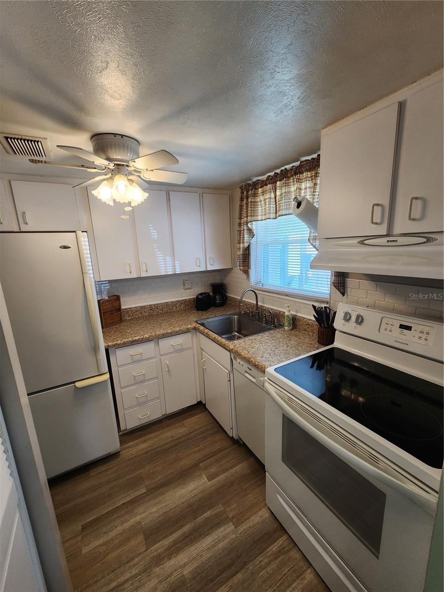 5842 WELCOME RD #J2, BRADENTON, FL, 34207
