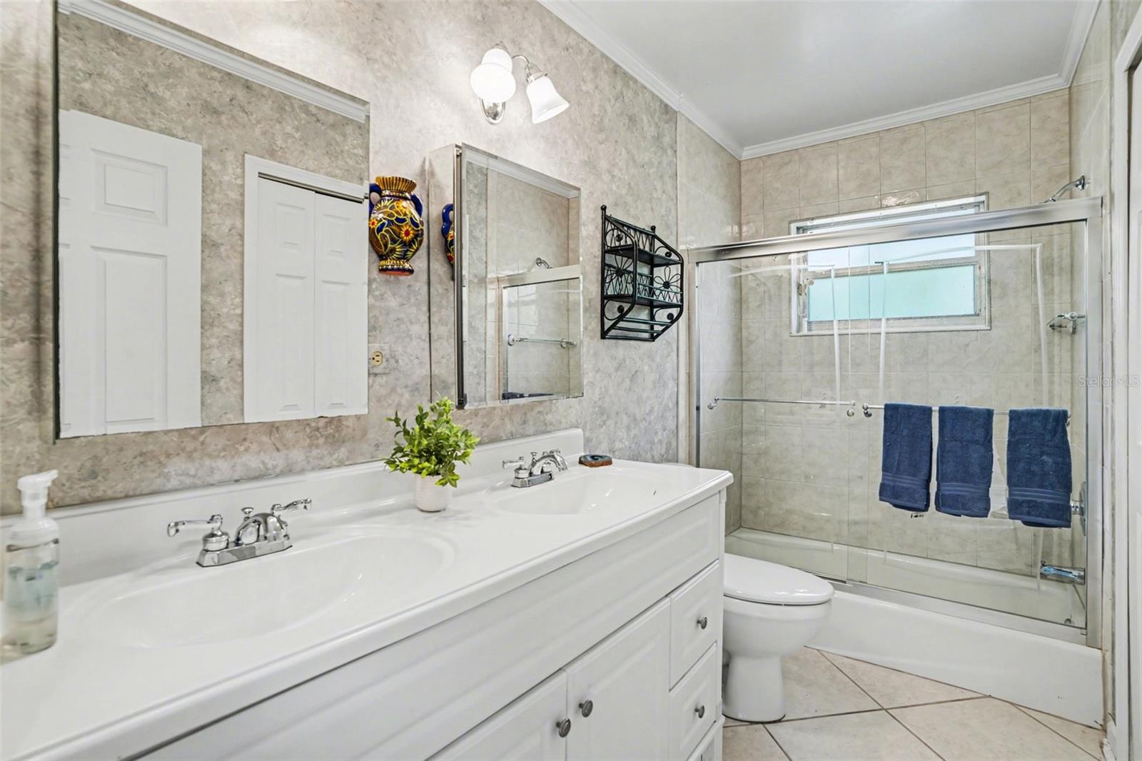 1350 ECKLES DR, TAMPA, FL, 33612