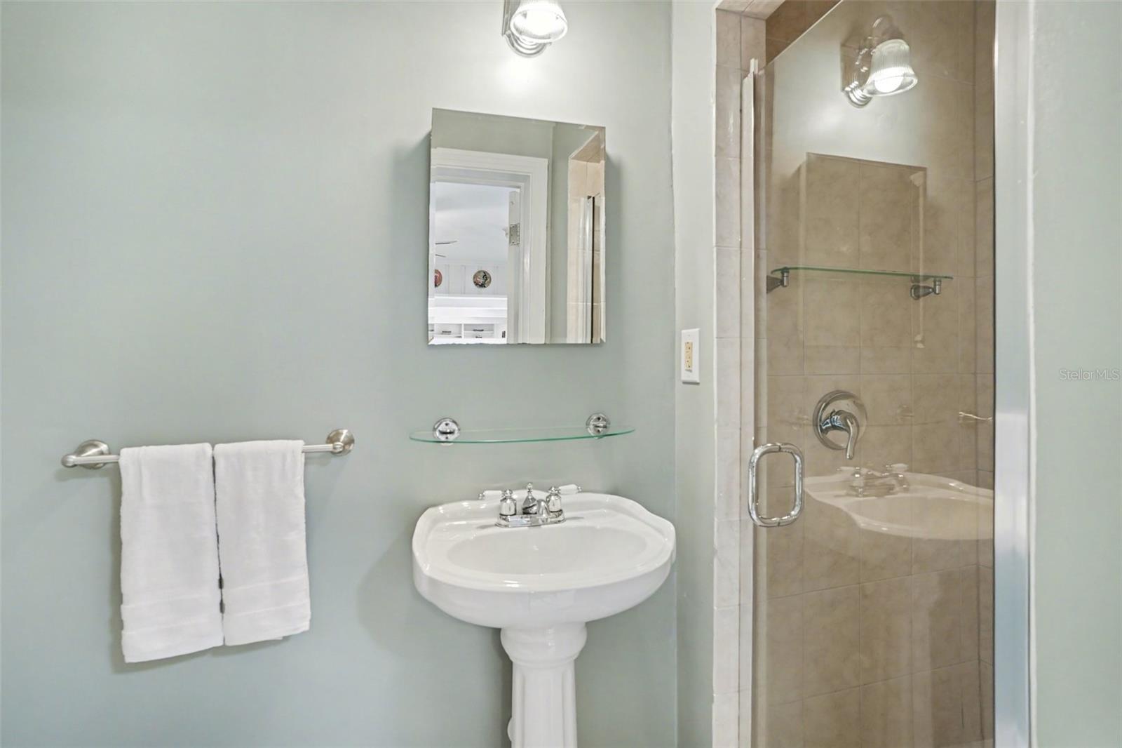 1350 ECKLES DR, TAMPA, FL, 33612