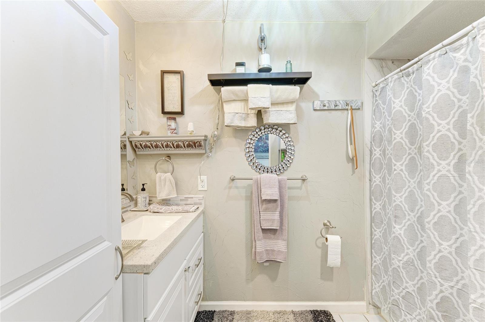 7236 LAS CASAS DR, SARASOTA, FL, 34243