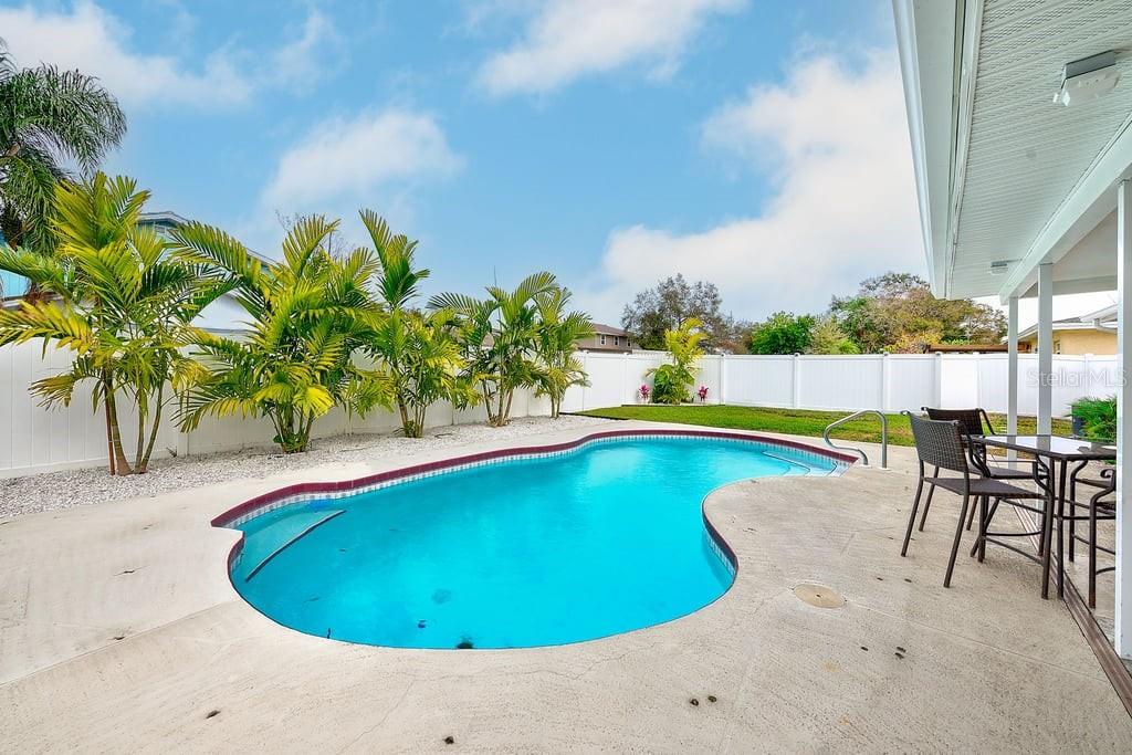 2589 SUNNY BREEZE AVE #B, LARGO, FL, 33770