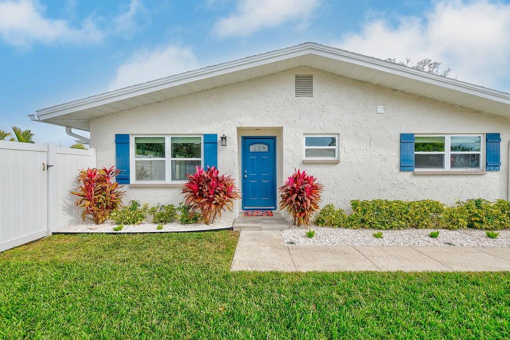 2589 SUNNY BREEZE AVE #B, LARGO, FL, 33770