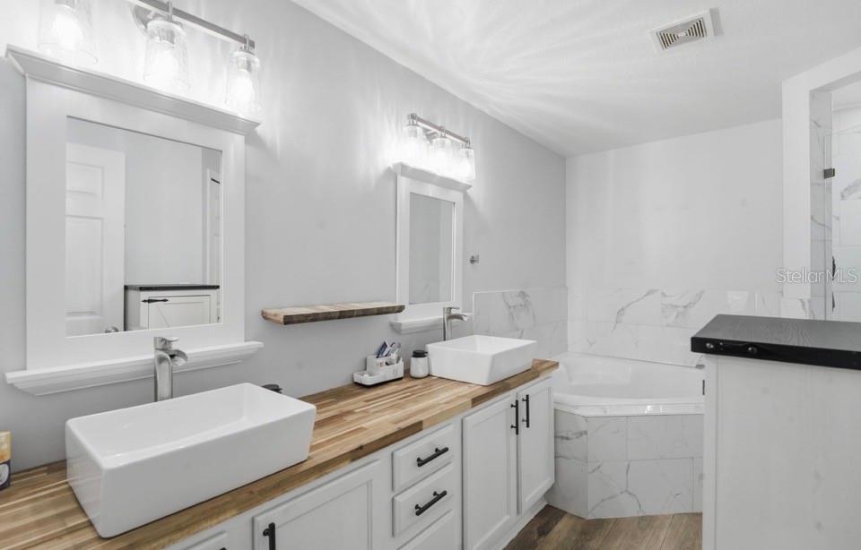 656 SWAN RANGE RD, ORANGE CITY, FL, 32763