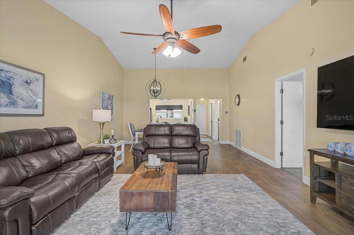 892 COUNTRY CLUB CIR #50, VENICE, FL, 34293