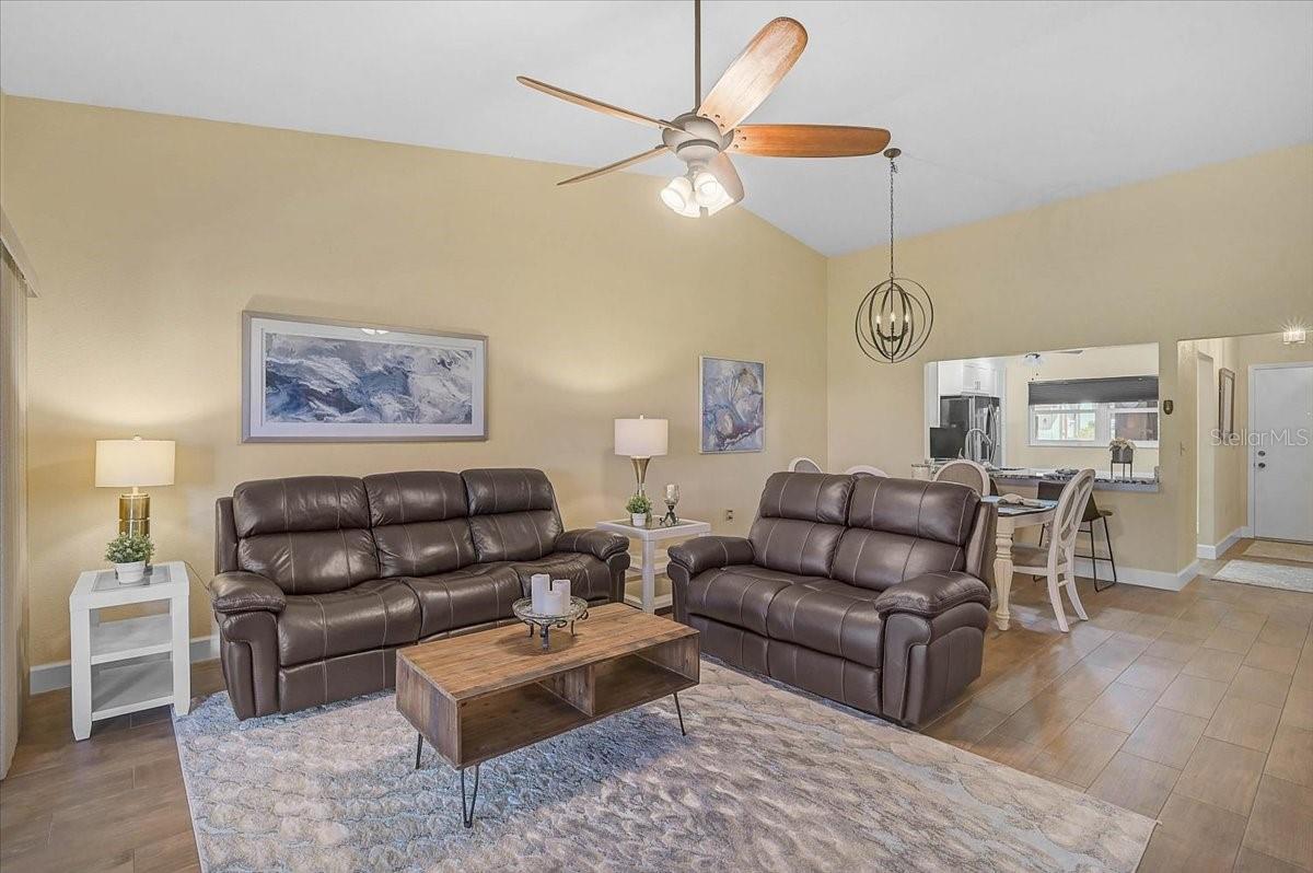 892 COUNTRY CLUB CIR #50, VENICE, FL, 34293