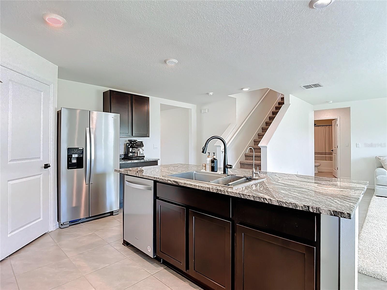9201 SAPPHIRE CREEK PL, TEMPLE TERRACE, FL, 33637