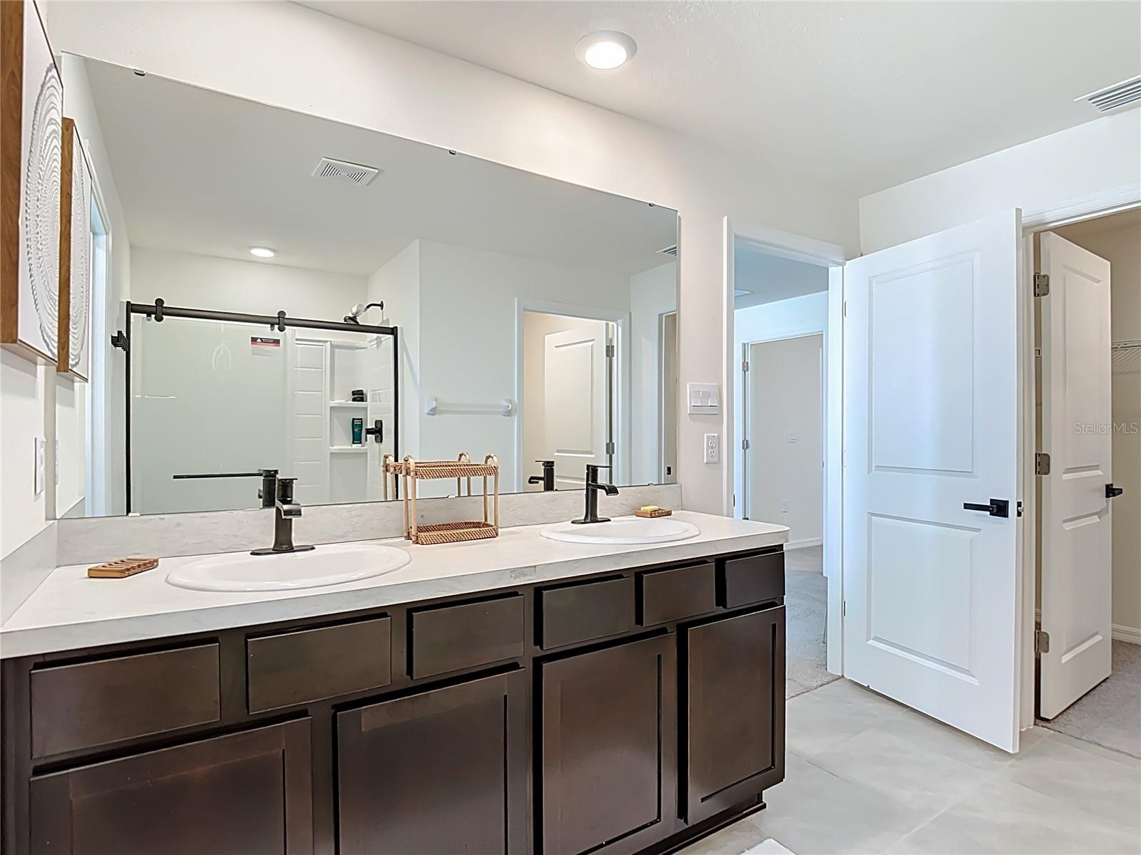 9201 SAPPHIRE CREEK PL, TEMPLE TERRACE, FL, 33637