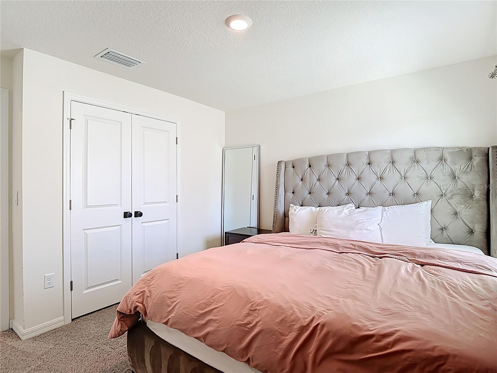 9201 SAPPHIRE CREEK PL, TEMPLE TERRACE, FL, 33637
