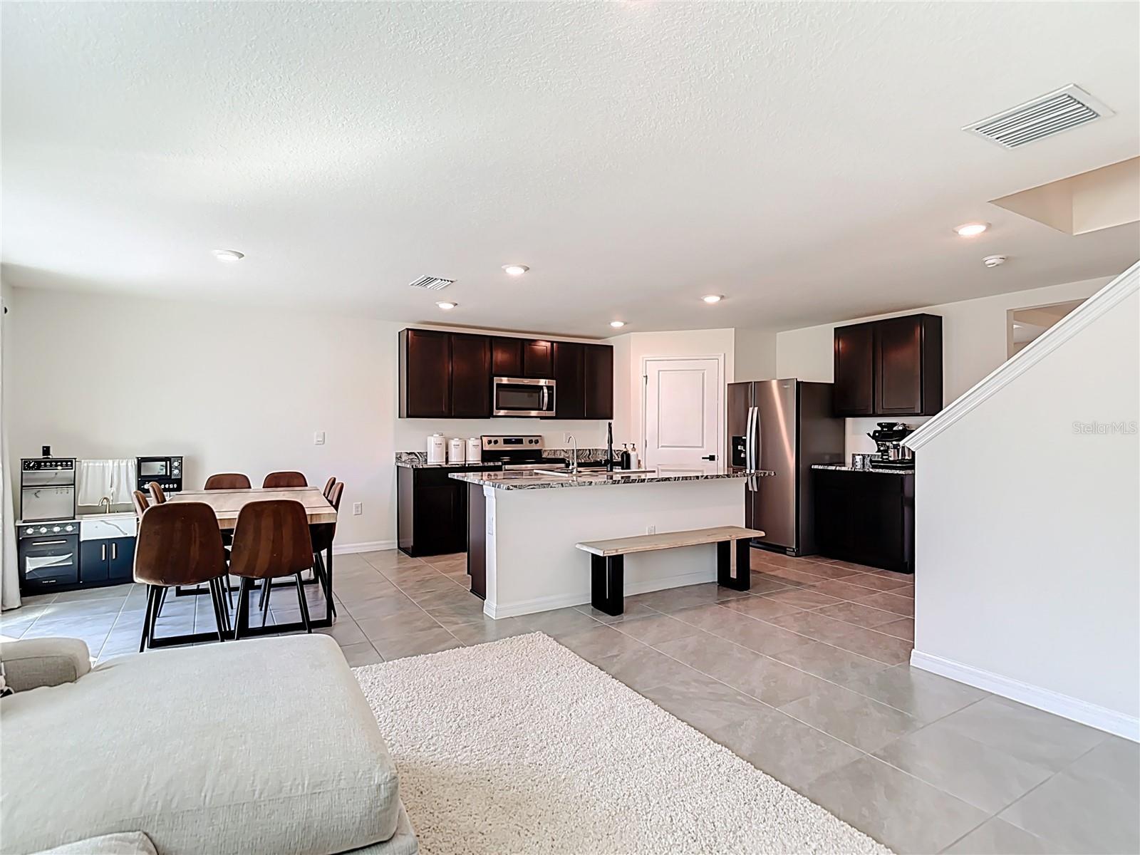 9201 SAPPHIRE CREEK PL, TEMPLE TERRACE, FL, 33637