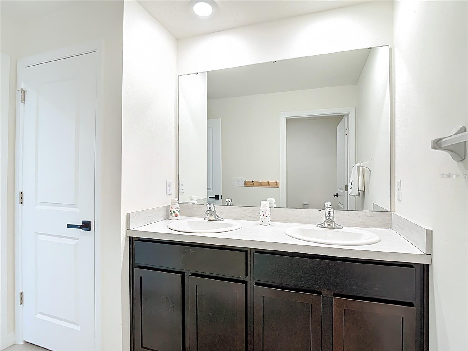 9201 SAPPHIRE CREEK PL, TEMPLE TERRACE, FL, 33637