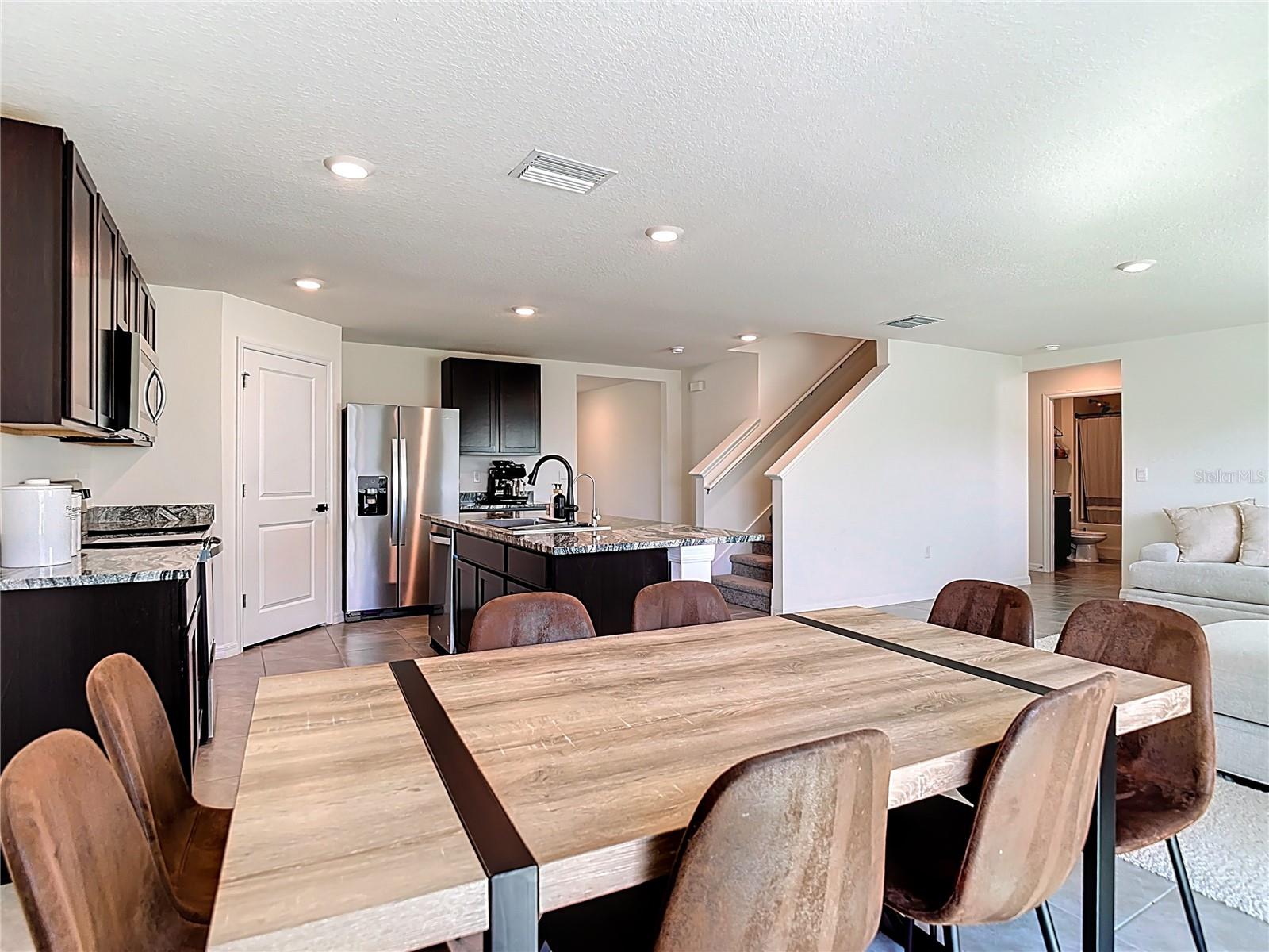 9201 SAPPHIRE CREEK PL, TEMPLE TERRACE, FL, 33637