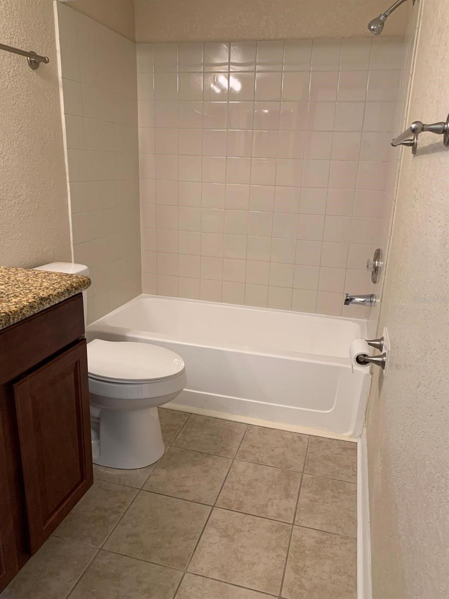 5112 CONROY RD #14, ORLANDO, FL, 32811