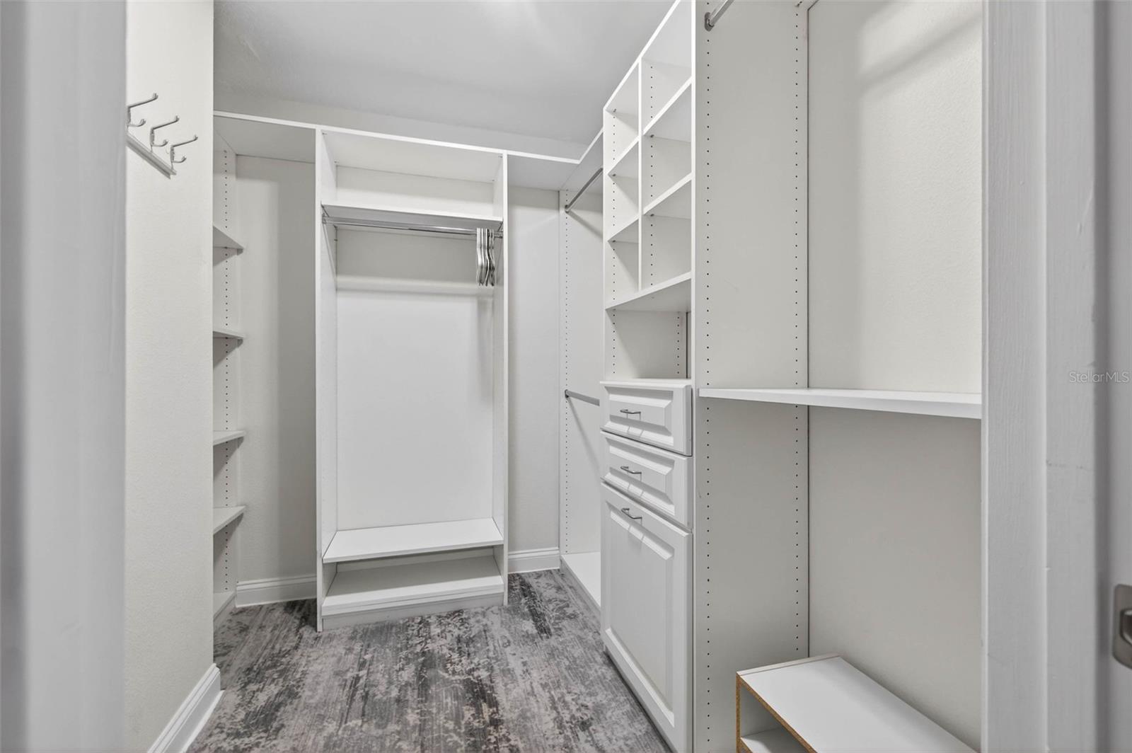 922 N SHORE DR NE, ST PETERSBURG, FL, 33701