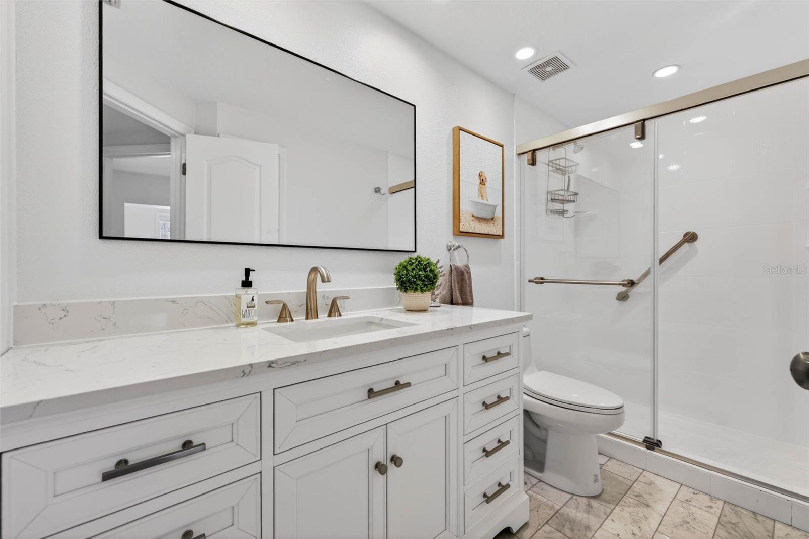 922 N SHORE DR NE, ST PETERSBURG, FL, 33701