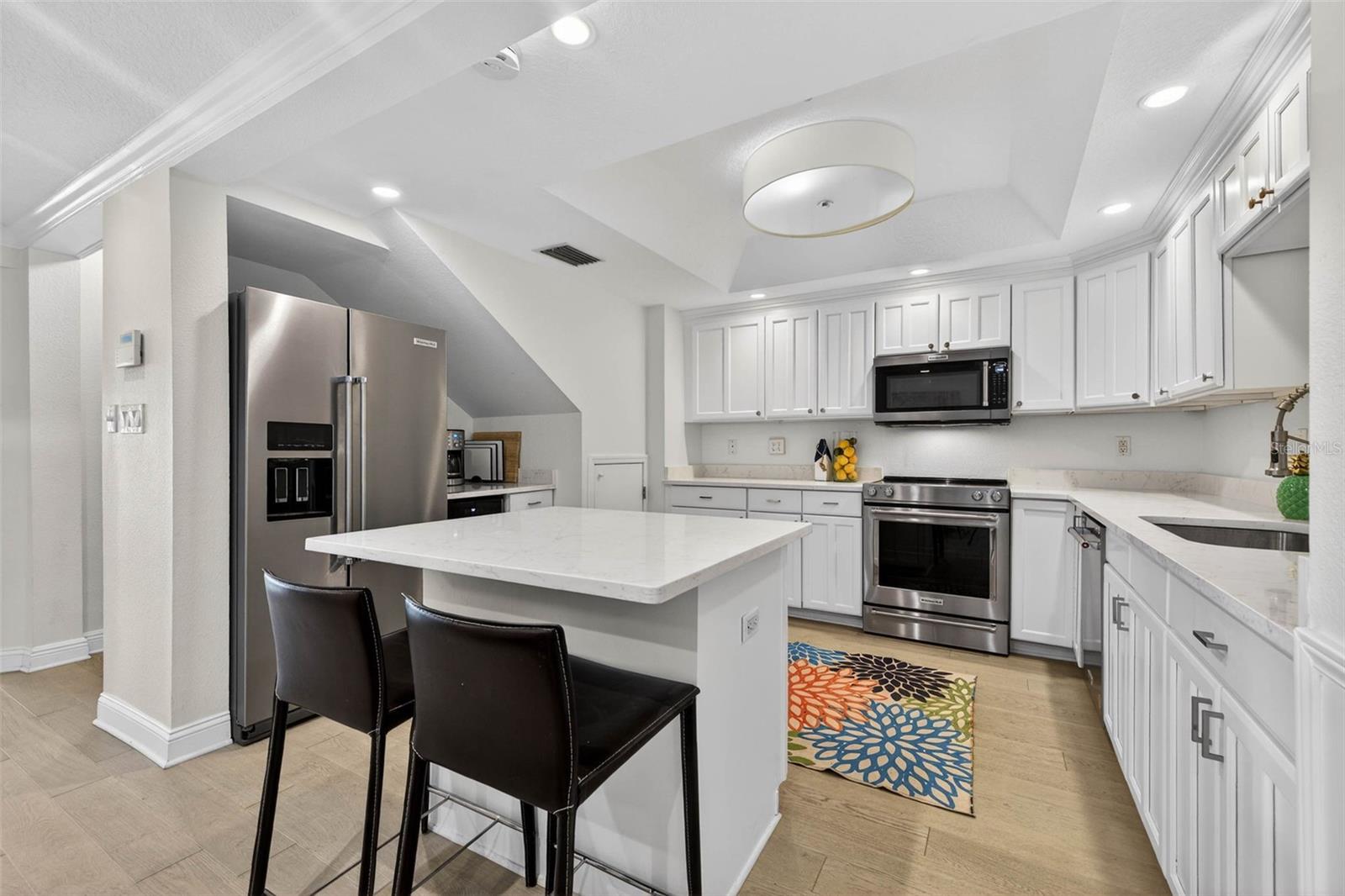 922 N SHORE DR NE, ST PETERSBURG, FL, 33701