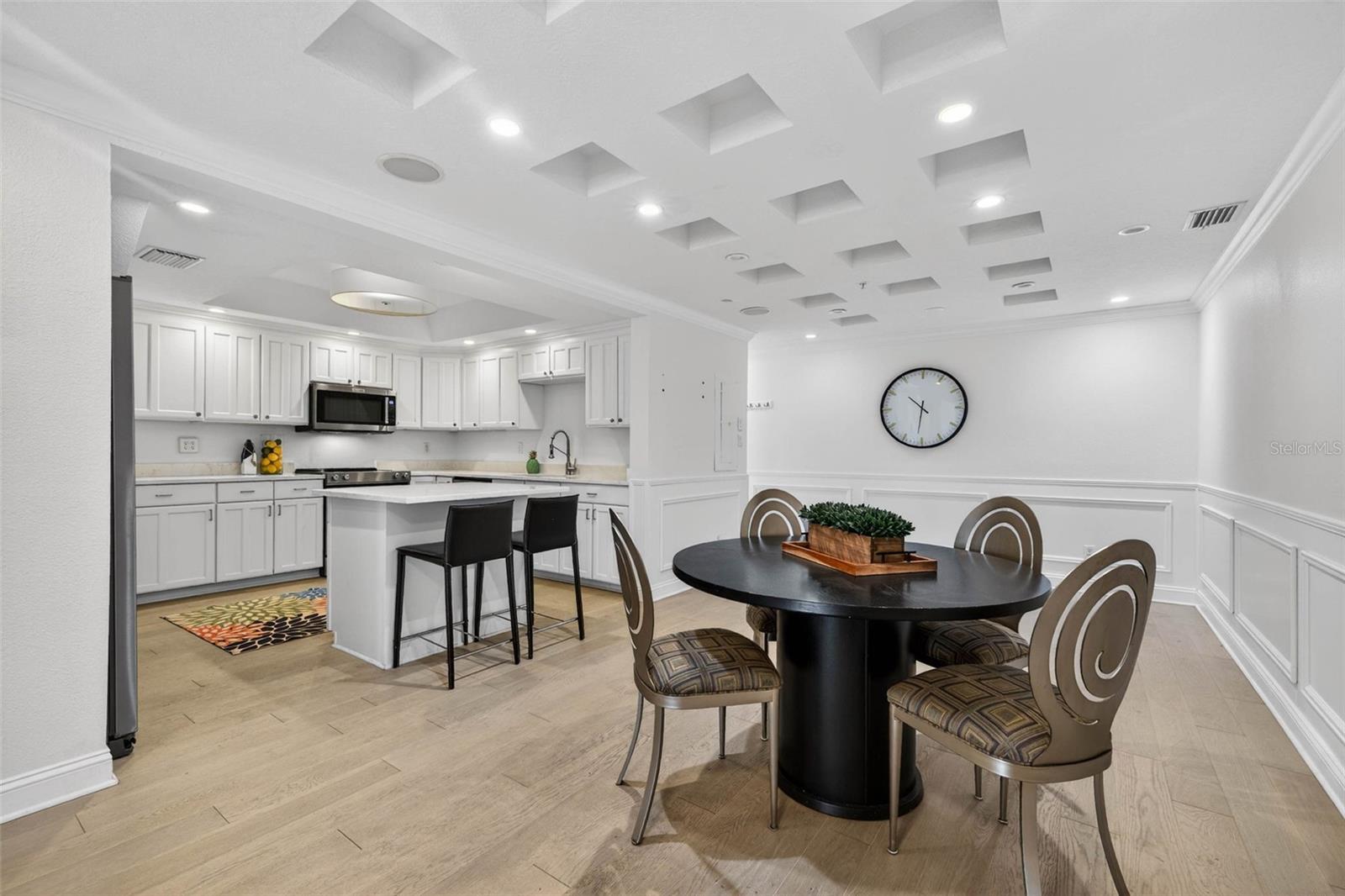 922 N SHORE DR NE, ST PETERSBURG, FL, 33701