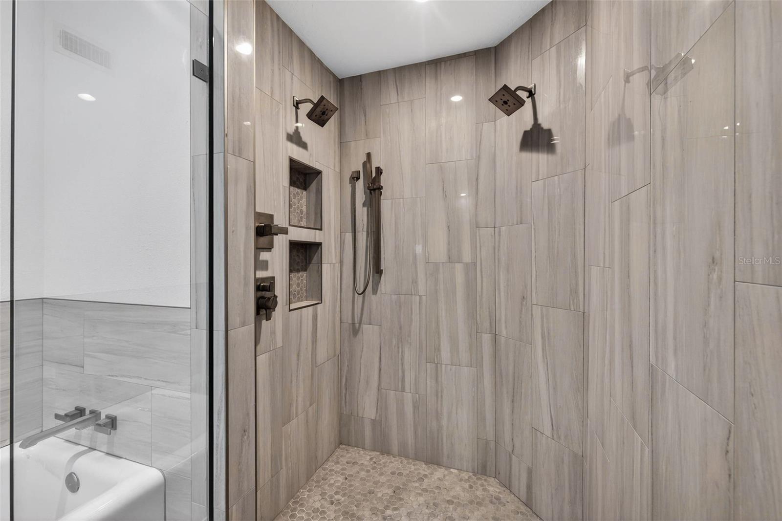 922 N SHORE DR NE, ST PETERSBURG, FL, 33701