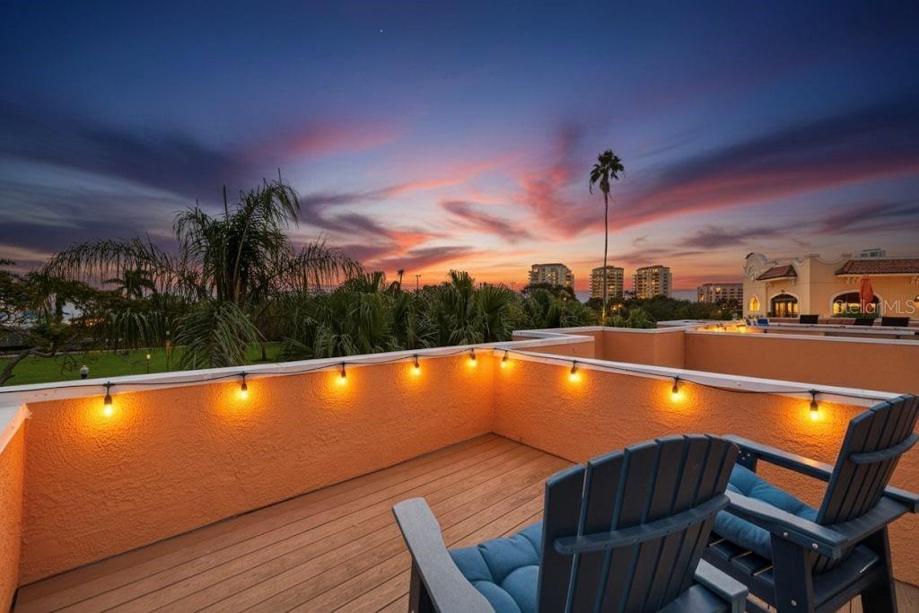 922 N SHORE DR NE, ST PETERSBURG, FL, 33701