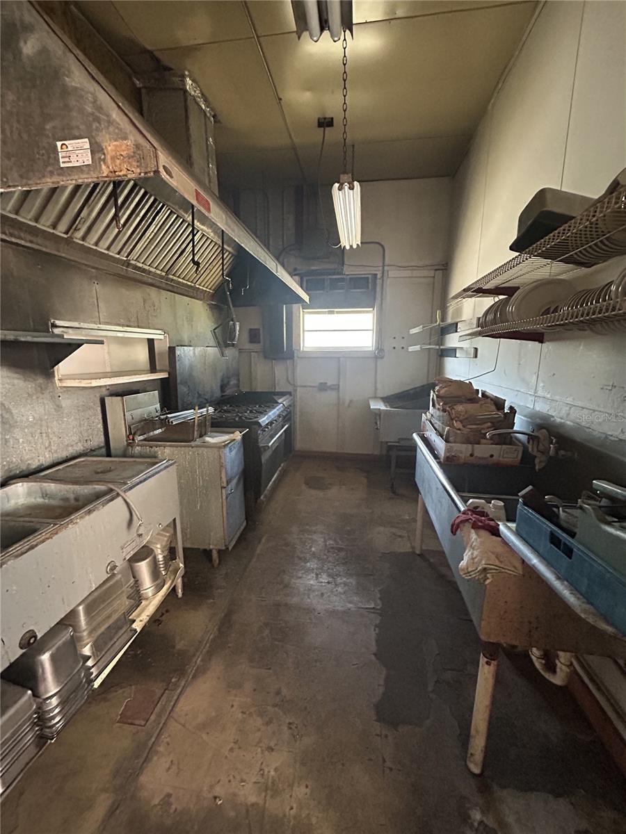 800 S US 301, SUMTERVILLE, FL, 33585