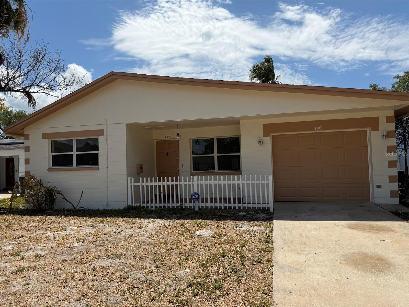 300 94TH AVE N, ST PETERSBURG, FL, 33702