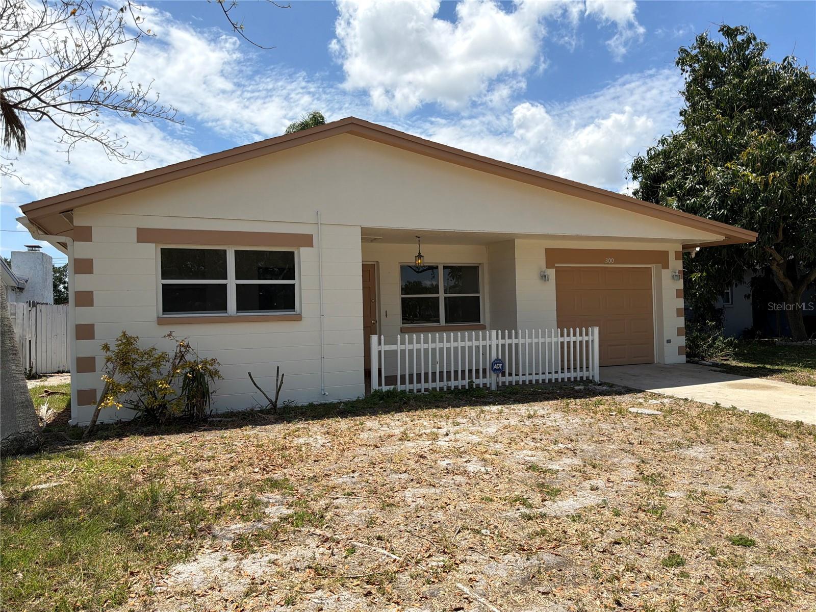 300 94TH AVE N, ST PETERSBURG, FL, 33702