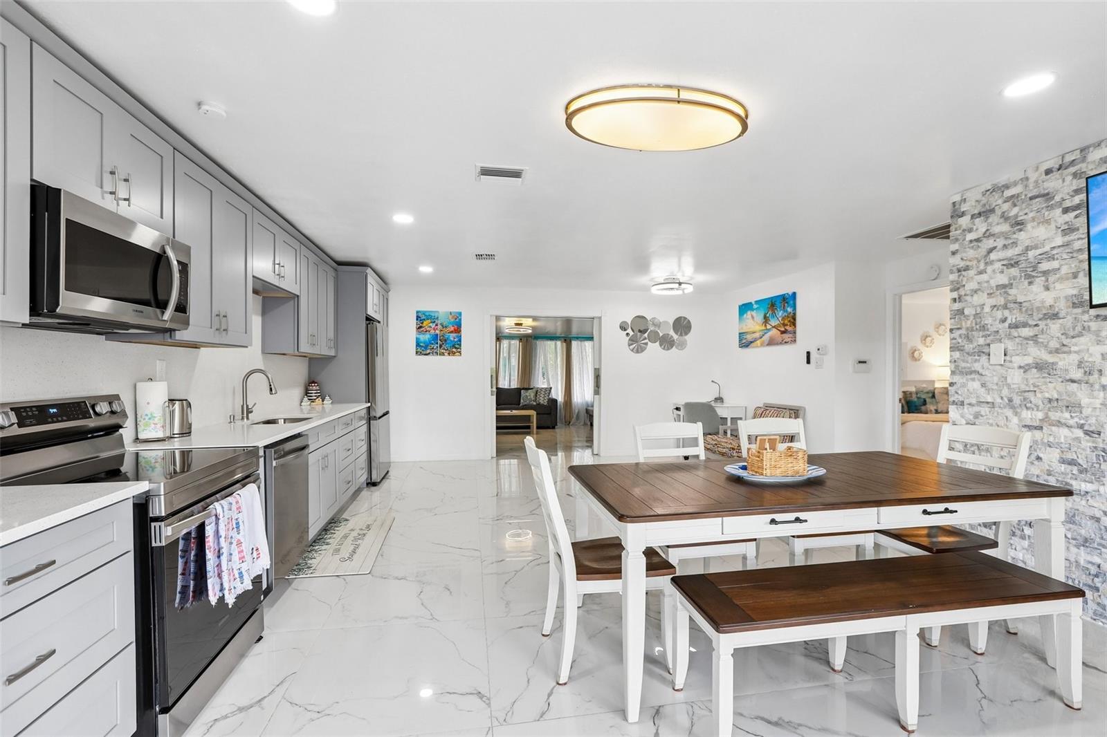 8825 OAK ST, RIVERVIEW, FL, 33578
