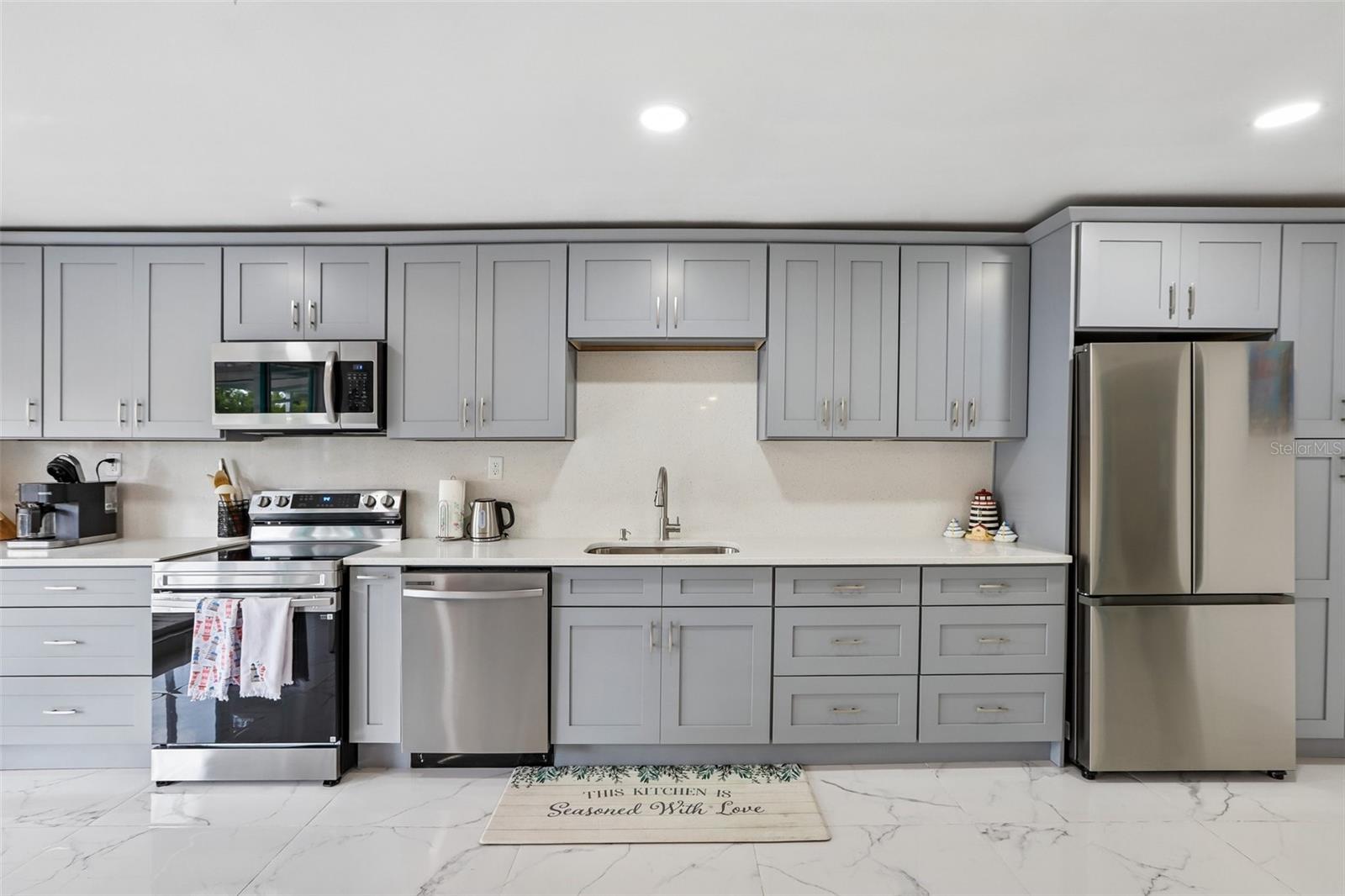 8825 OAK ST, RIVERVIEW, FL, 33578