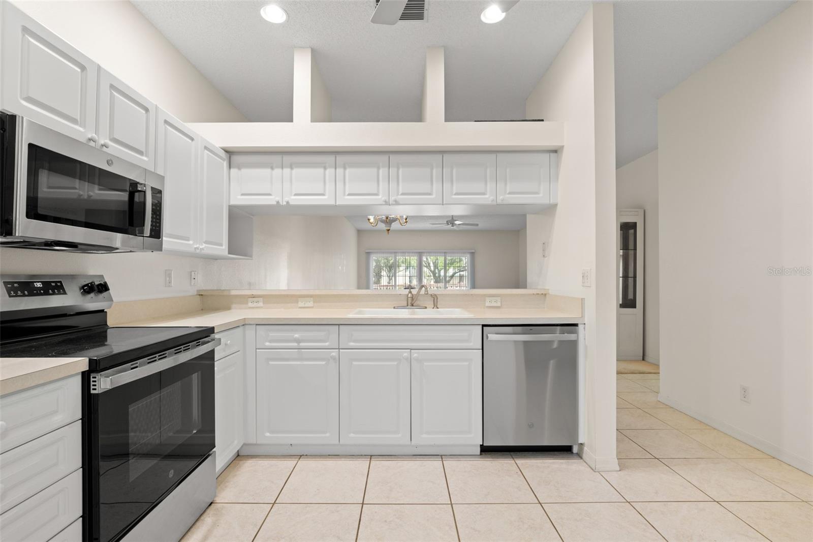 6600 100TH WAY N #24B, ST PETERSBURG, FL, 33708