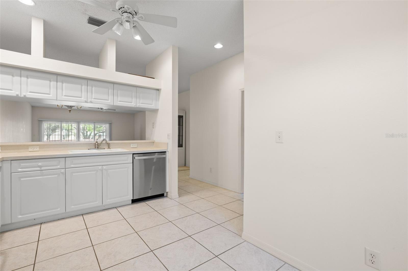 6600 100TH WAY N #24B, ST PETERSBURG, FL, 33708