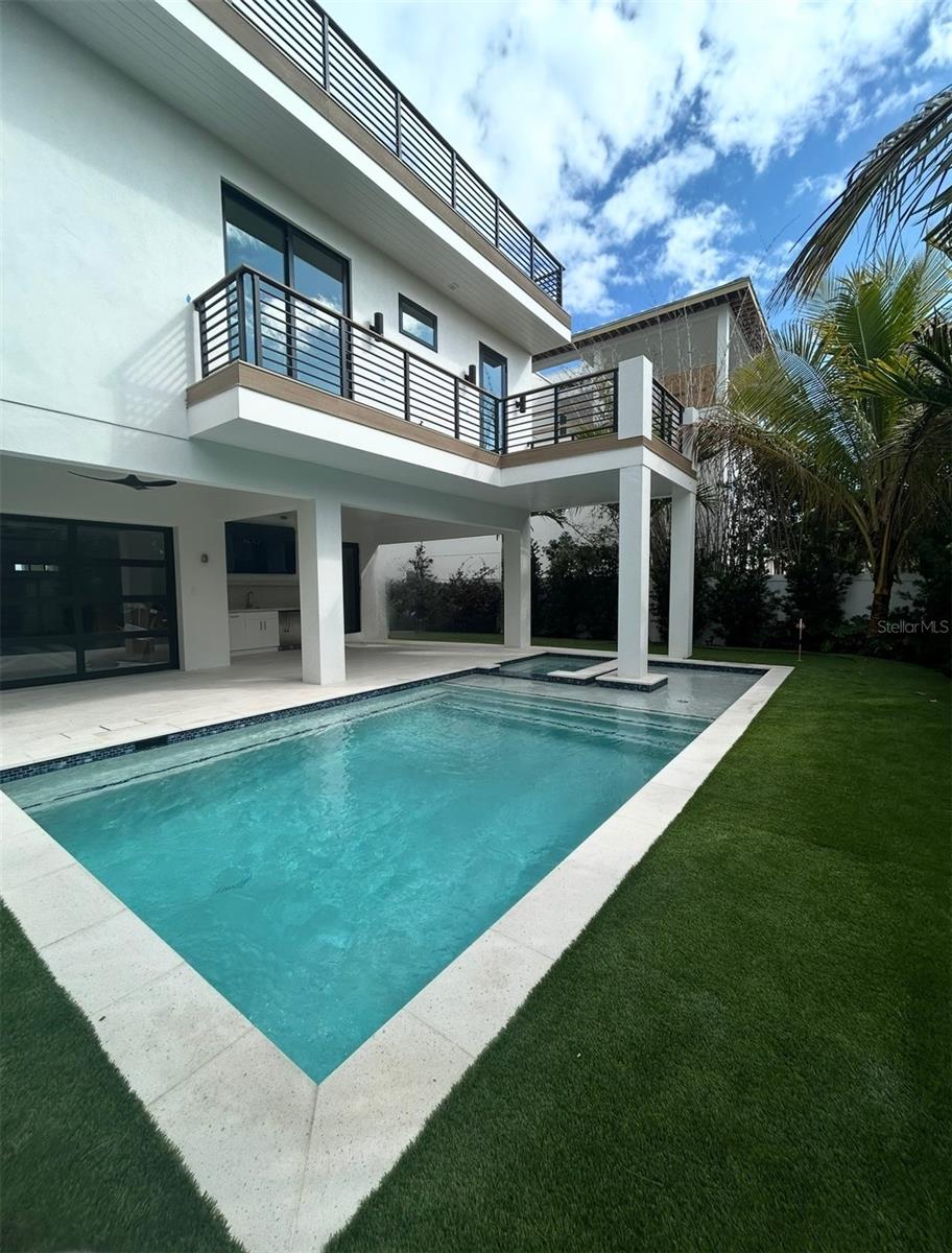 671 AVENIDA DEL NORTE, SARASOTA, FL, 34242