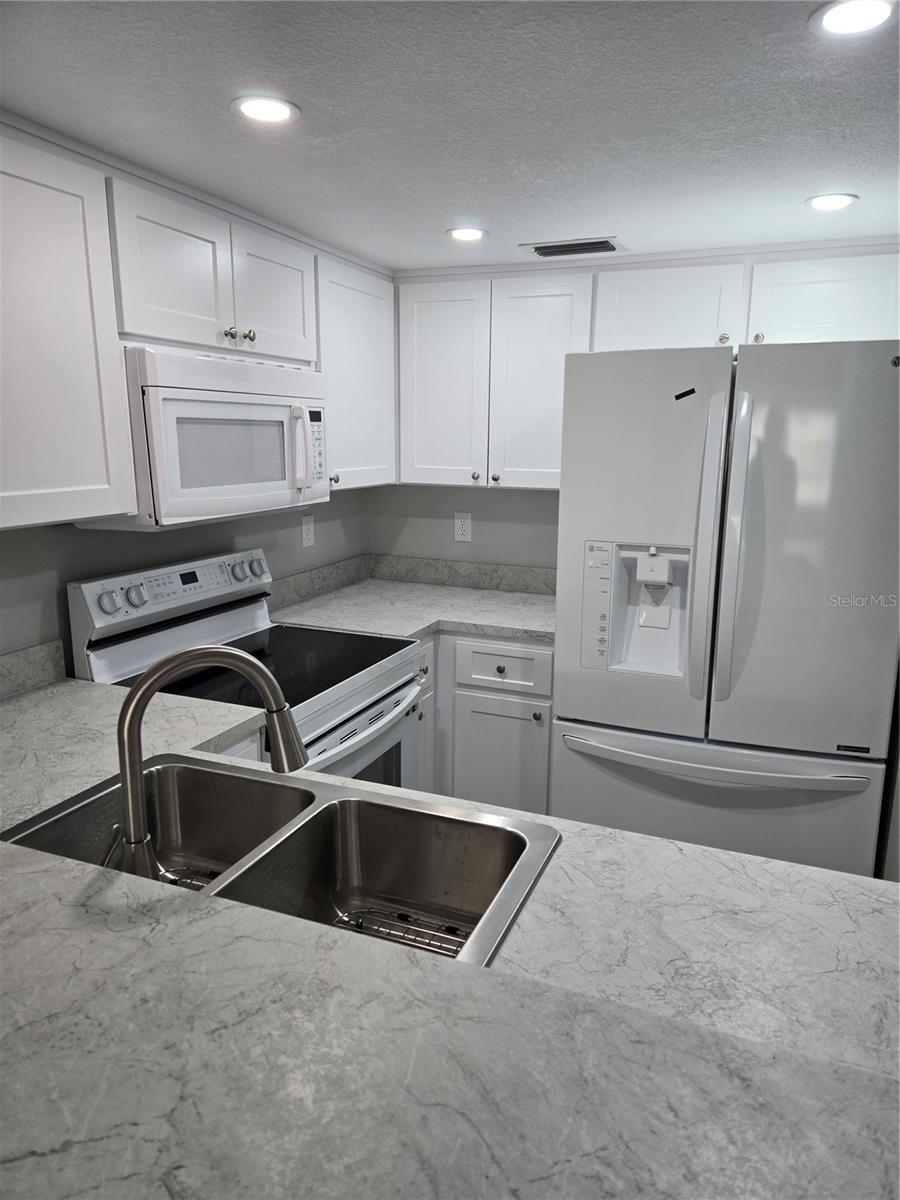 4600 MARINE PKWY #107, NEW PORT RICHEY, FL, 34652