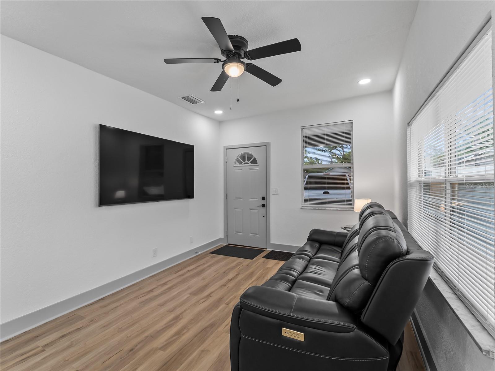 8010 N BROOKS ST, TAMPA, FL, 33604
