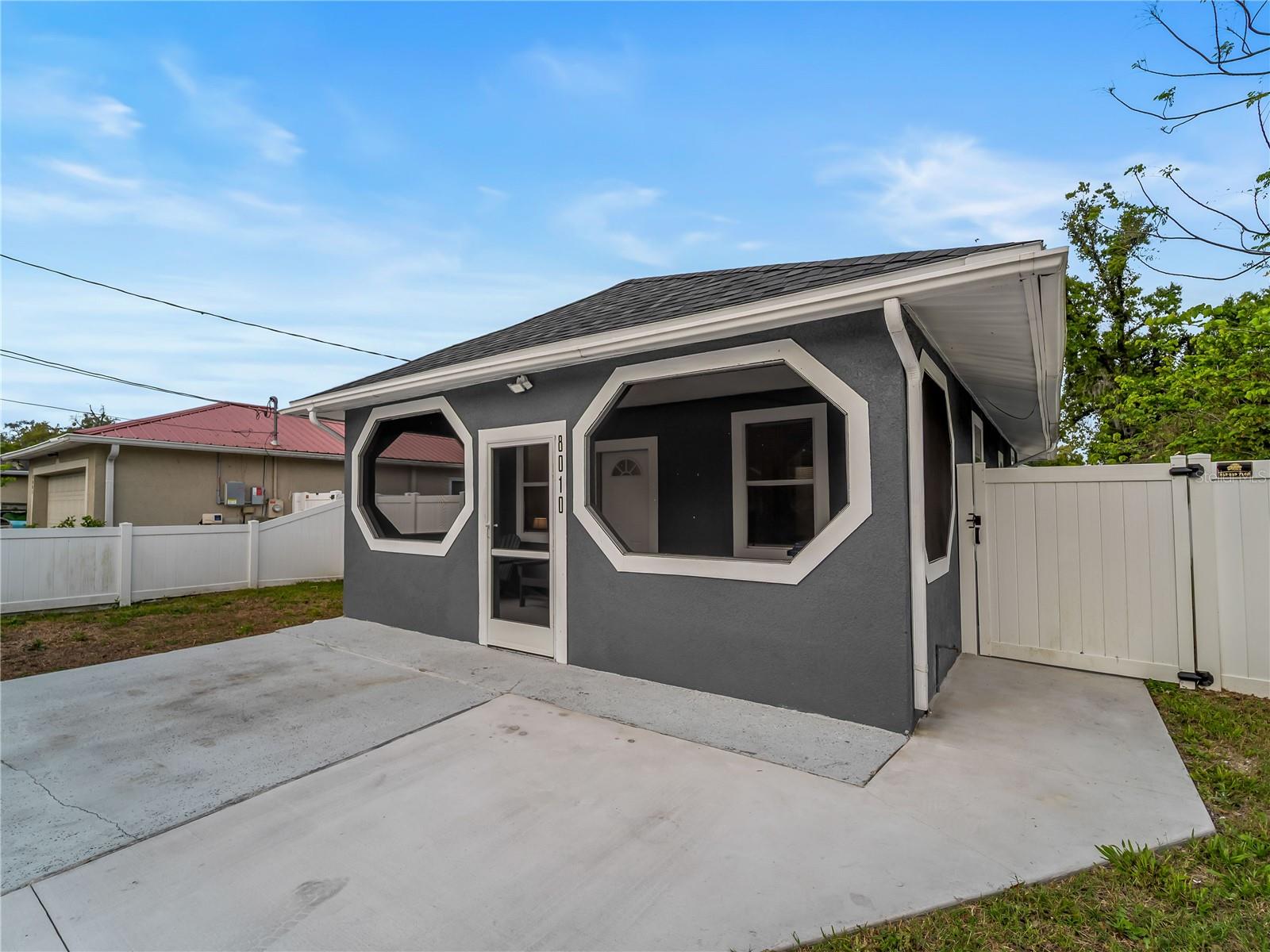 8010 N BROOKS ST, TAMPA, FL, 33604