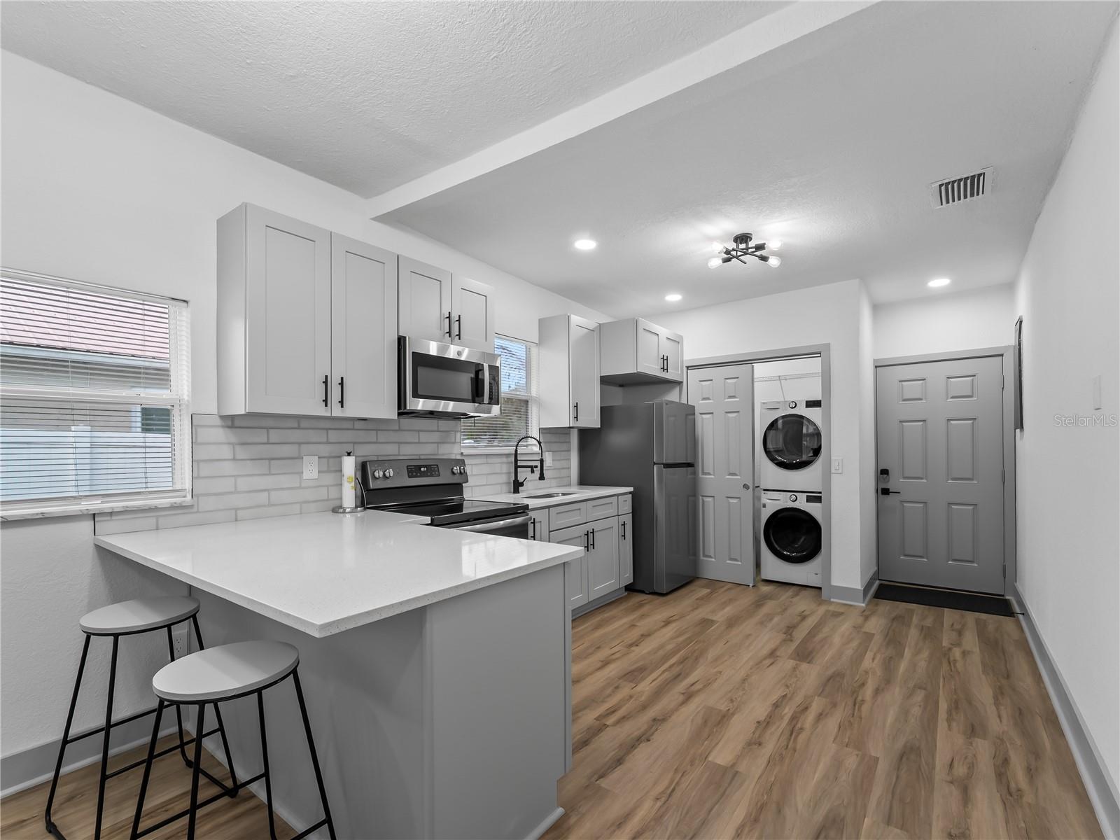 8010 N BROOKS ST, TAMPA, FL, 33604