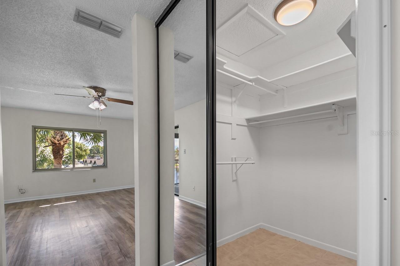 4 ESCONDIDO CIR #27, ALTAMONTE SPRINGS, FL, 32701
