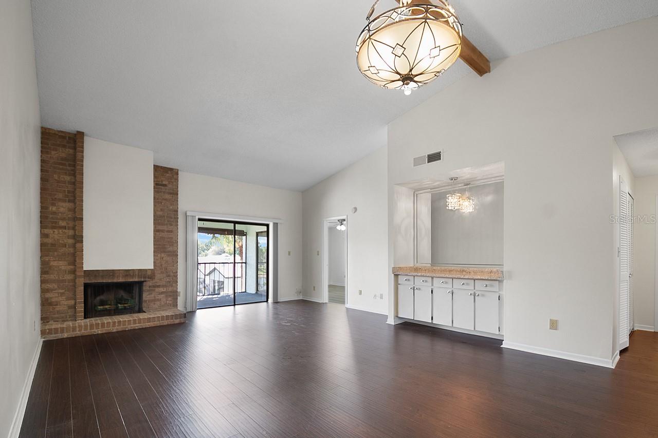 4 ESCONDIDO CIR #27, ALTAMONTE SPRINGS, FL, 32701